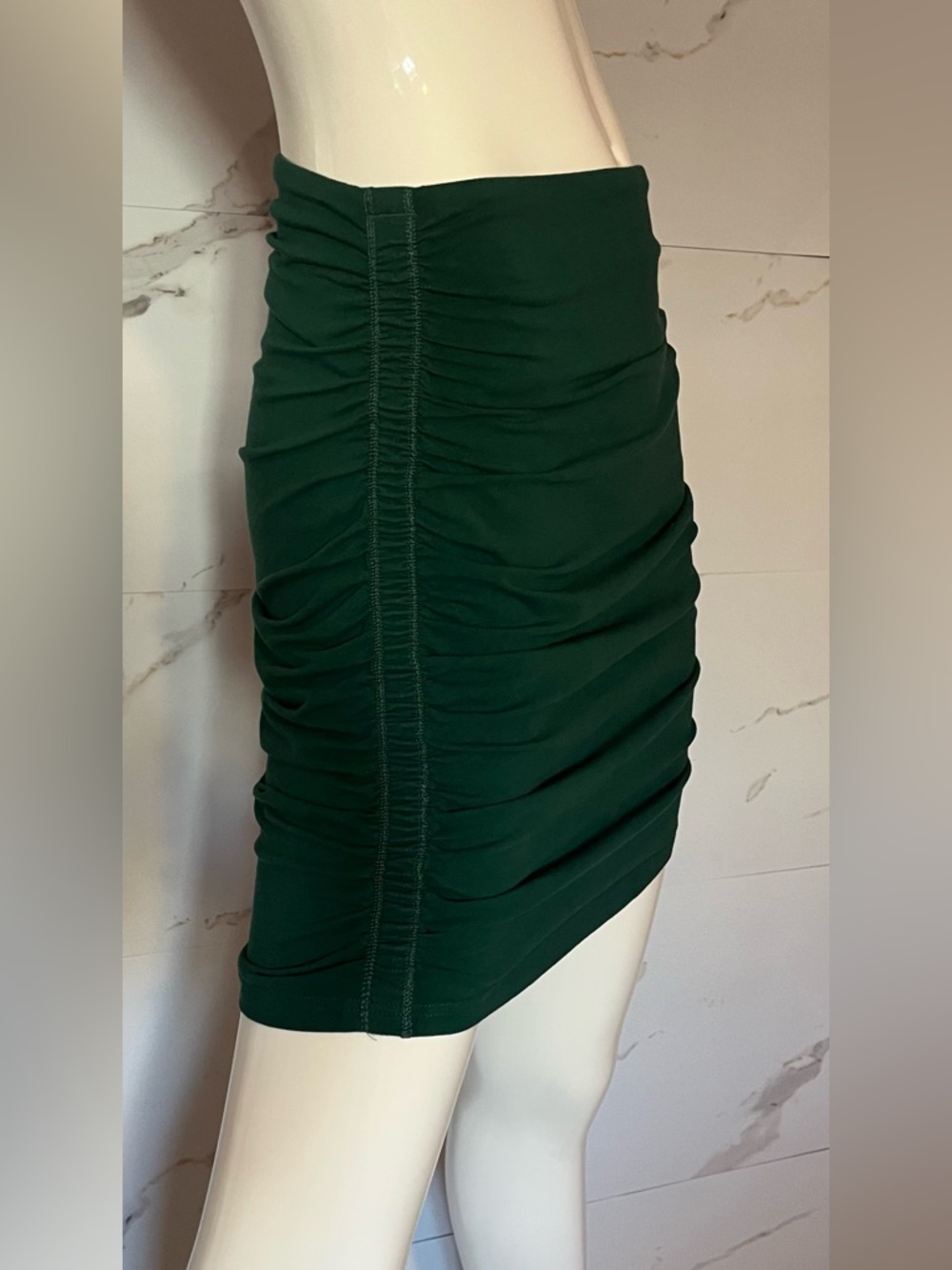TNA Aritzia Forest Green Cotton Ruched Stretch Pull-On Mini Skirt Size M